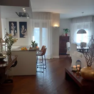 https://maison-b-locazione-turistica.it-lombardy.com